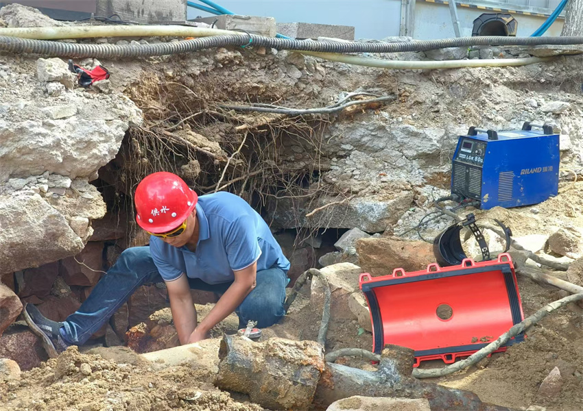 嶽西供水加快推進建設路供水管網升級改造